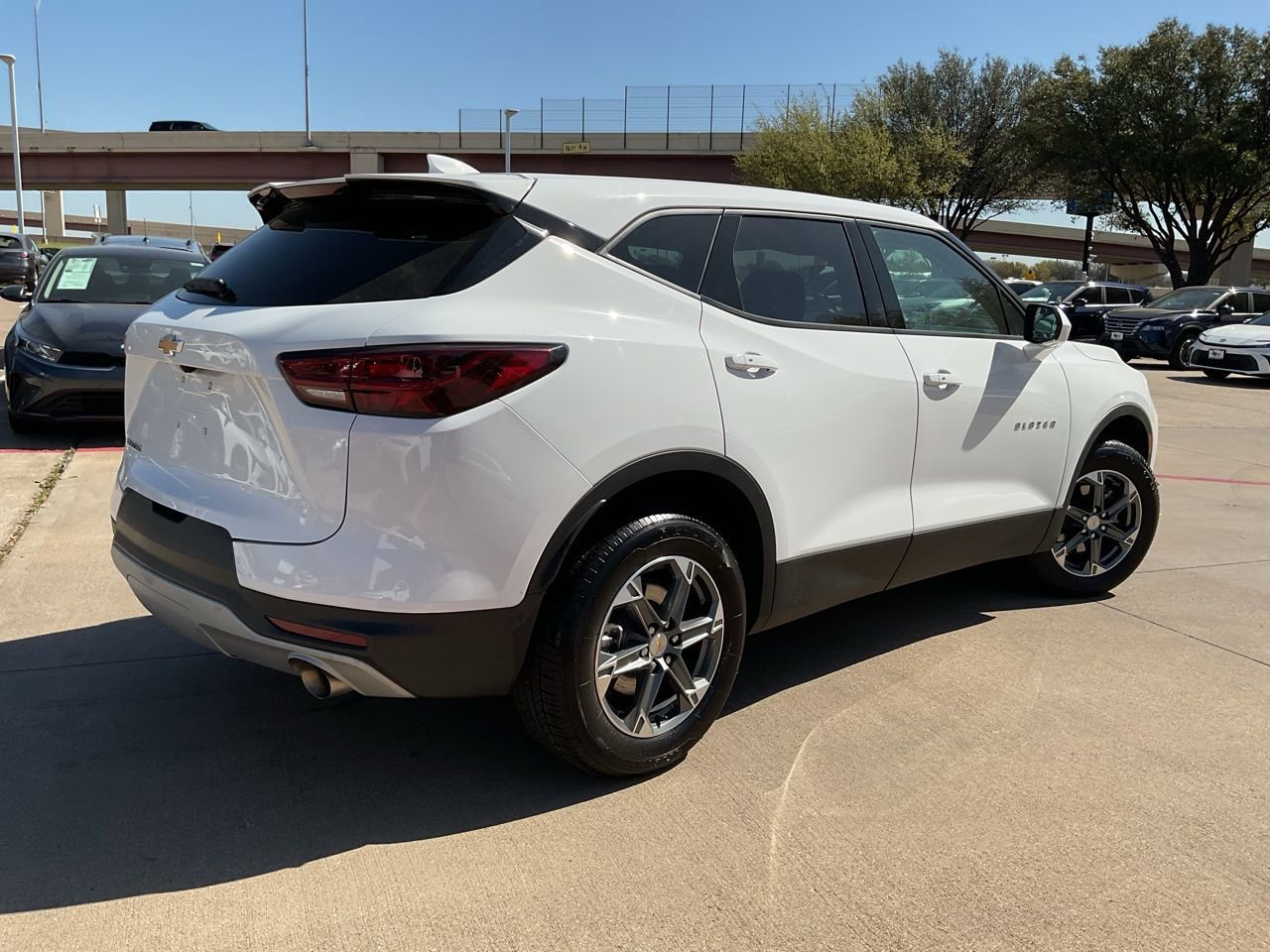 Used 2025 Chevrolet Blazer LT image 5