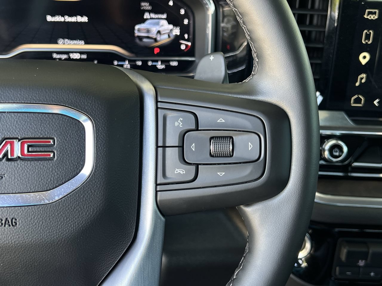 Used 2025 GMC Sierra 1500 SLT AWD/4WD image 13