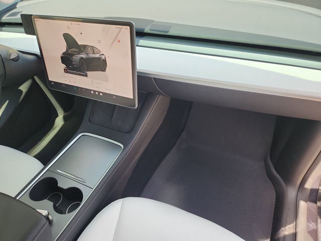 Used 2024 Tesla Model Y Performance image 28