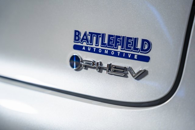 New 2026 Toyota Prius Plug-In Hybrid image 9