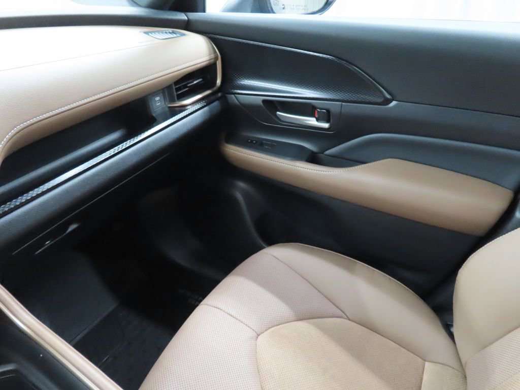 Used 2025 Toyota Grand Highlander AWD Hybrid image 30