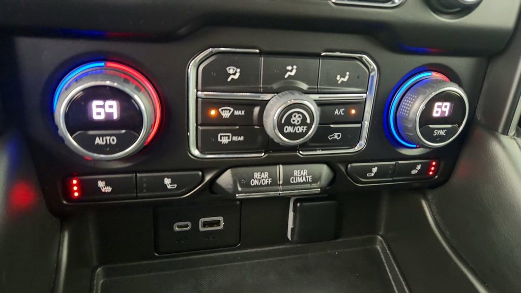 Used 2022 Chevrolet Tahoe LT w/ Luxury Package image 23