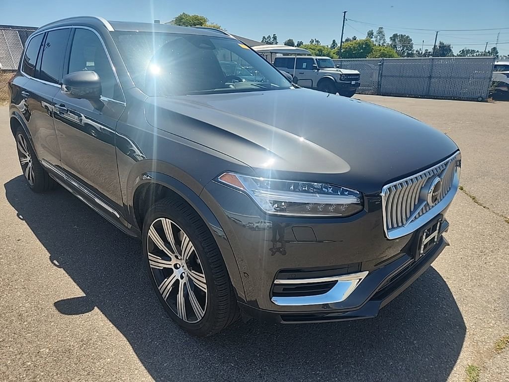 Used 2024 Volvo XC90 T8 Ultimate w/ Protection Package Premier AWD/4WD image 1
