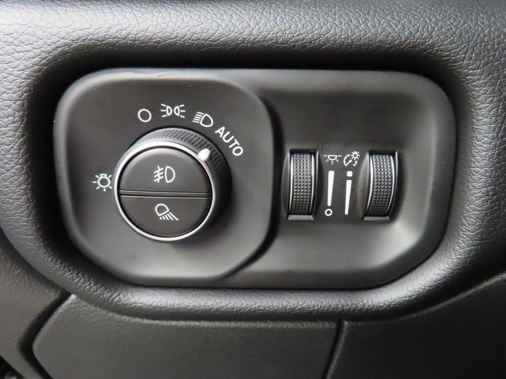 Used 2026 RAM 2500 Laramie AWD/4WD image 56