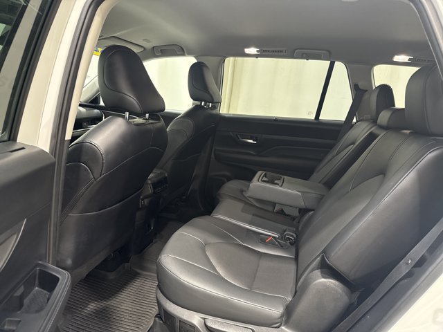 Used 2024 Toyota Grand Highlander AWD image 14