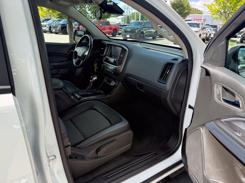 Used 2022 Chevrolet Colorado Z71 w/ Safety Package RWD image 15
