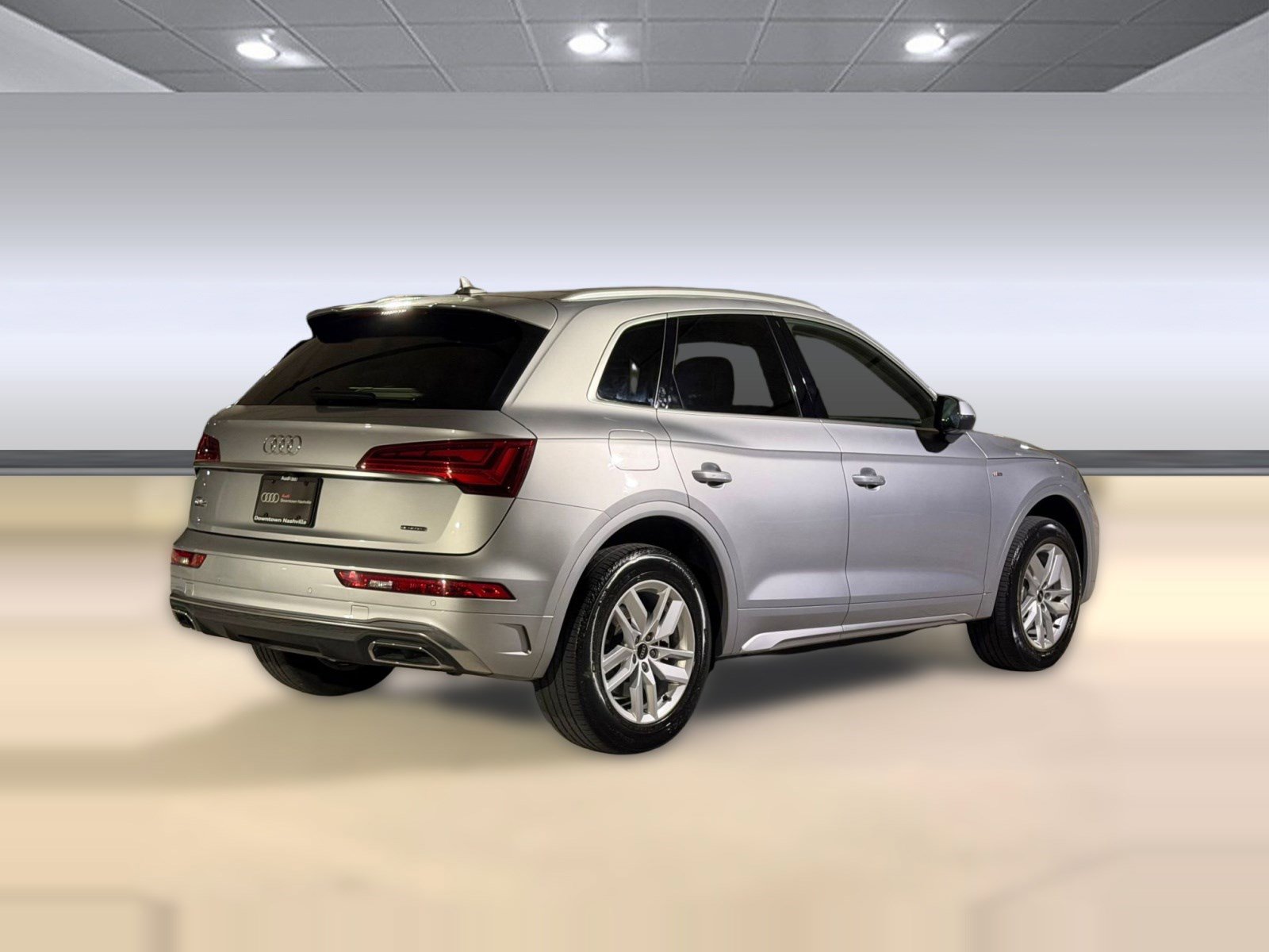 Used 2023 Audi Q5 2.0T Premium w/ Convenience Package image 9
