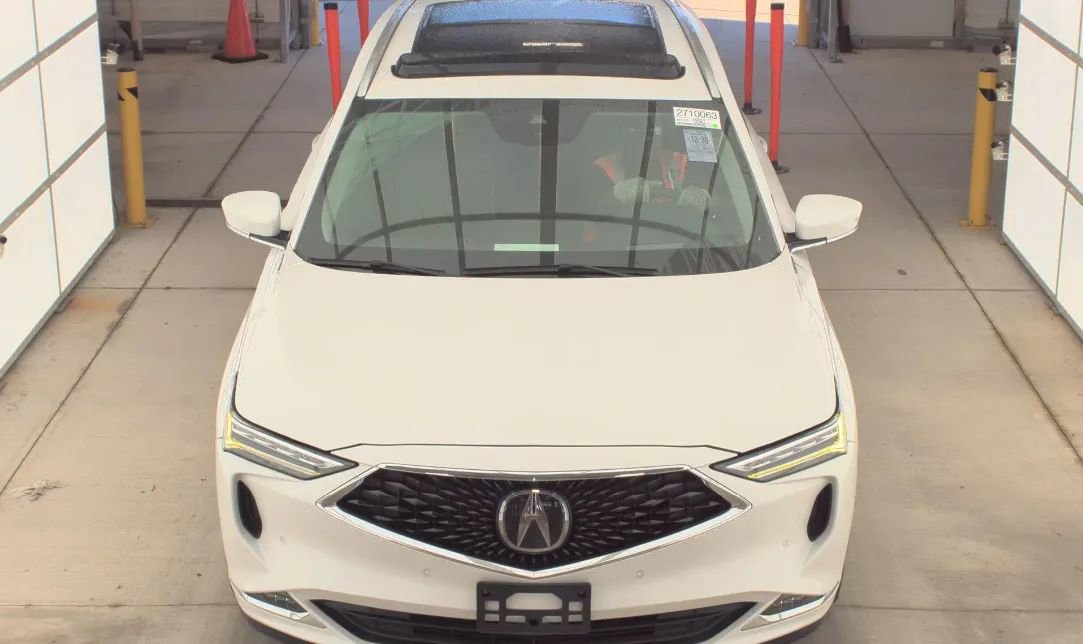 Used 2022 Acura MDX SH-AWD w/ Advance Package image 2
