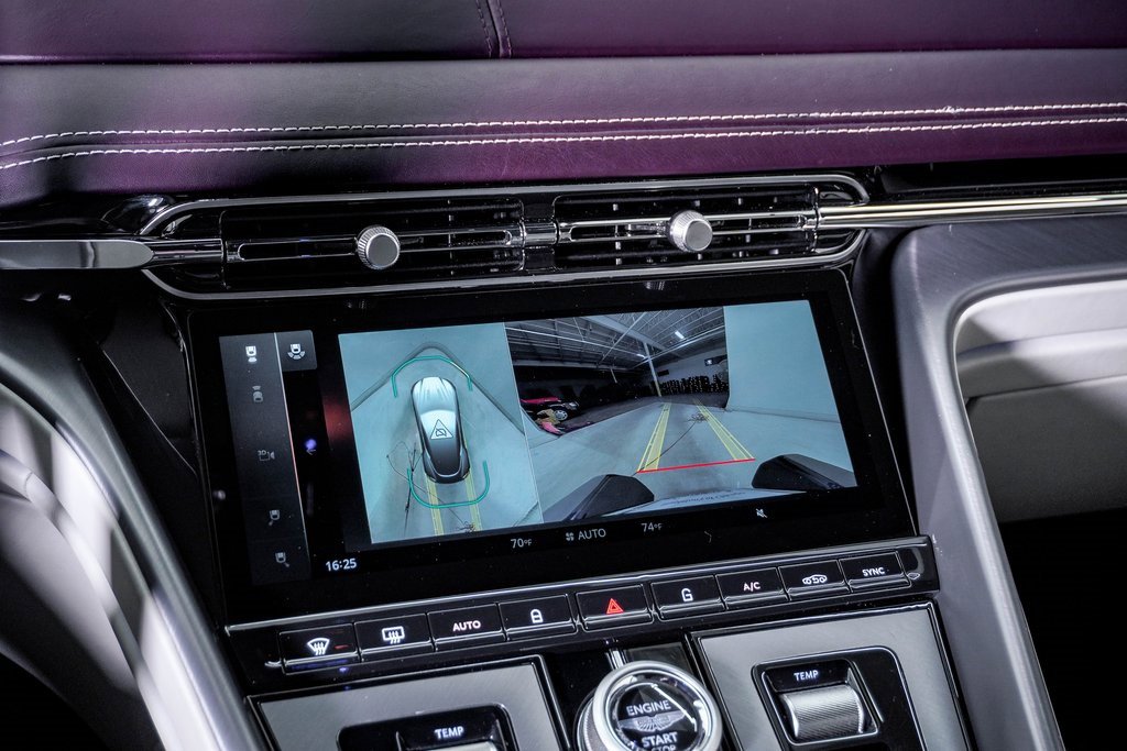 Used 2024 Aston Martin DB12 Coupe image 30