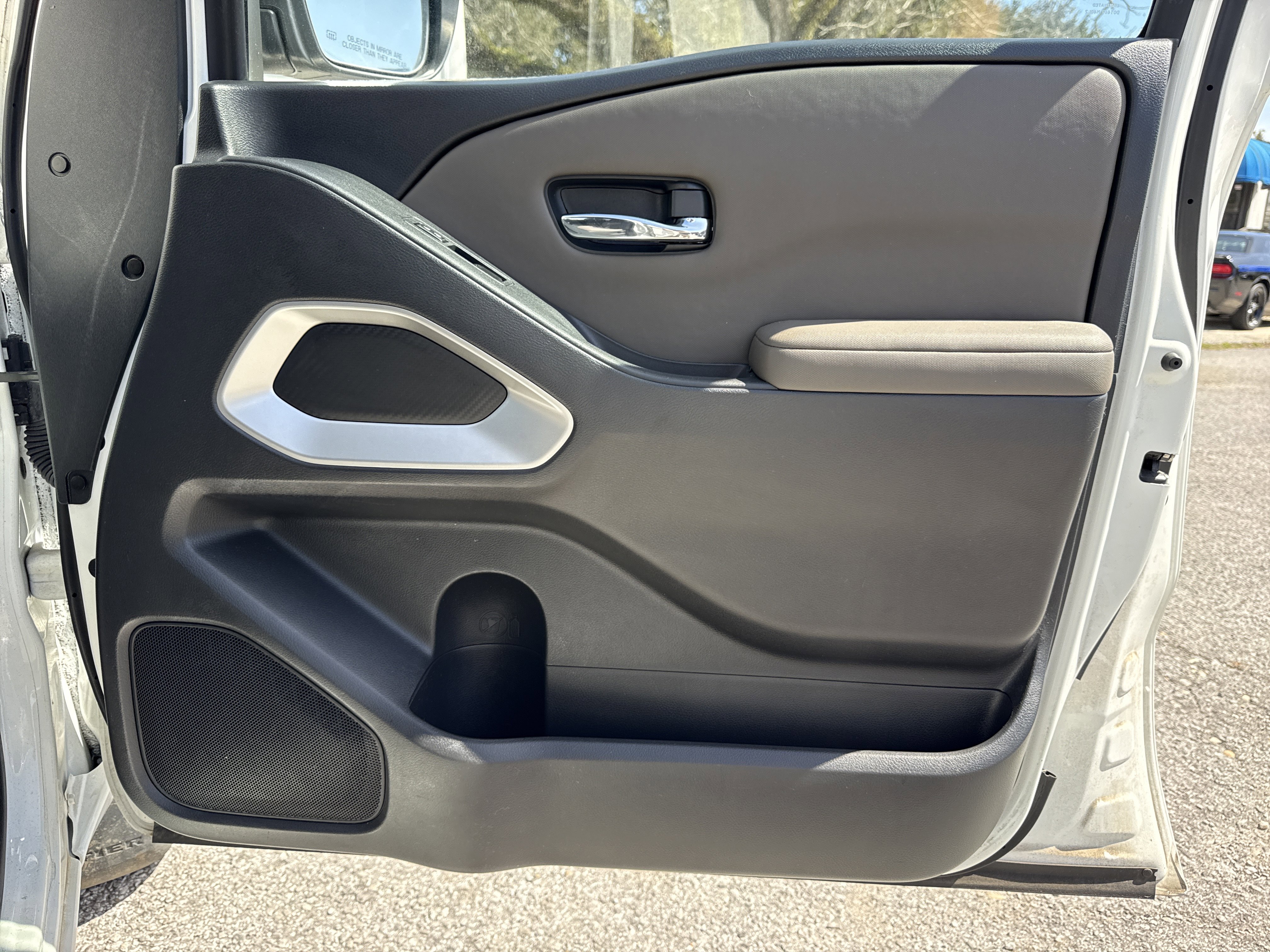 Used 2022 Nissan Frontier SV image 24