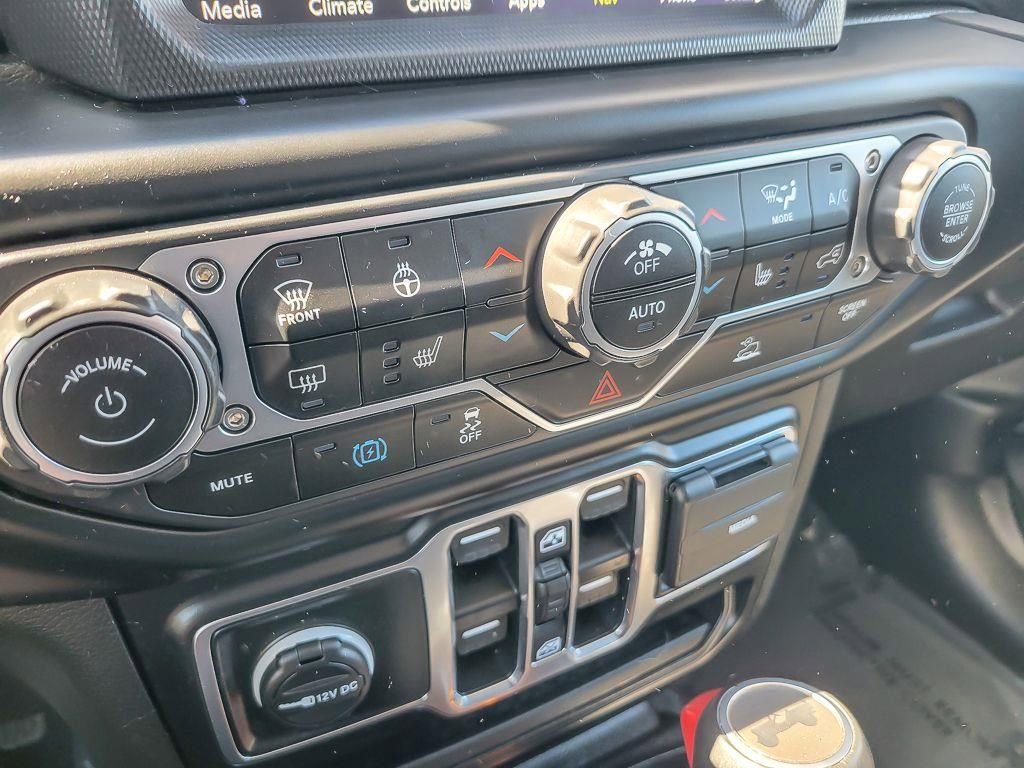 Used 2023 Jeep Wrangler Unlimited Sahara w/ Cold Weather Group image 17