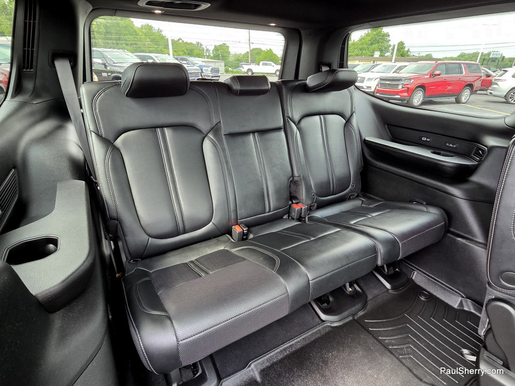 Used 2022 Jeep Wagoneer Series III w/ Premium Group I AWD/4WD image 6