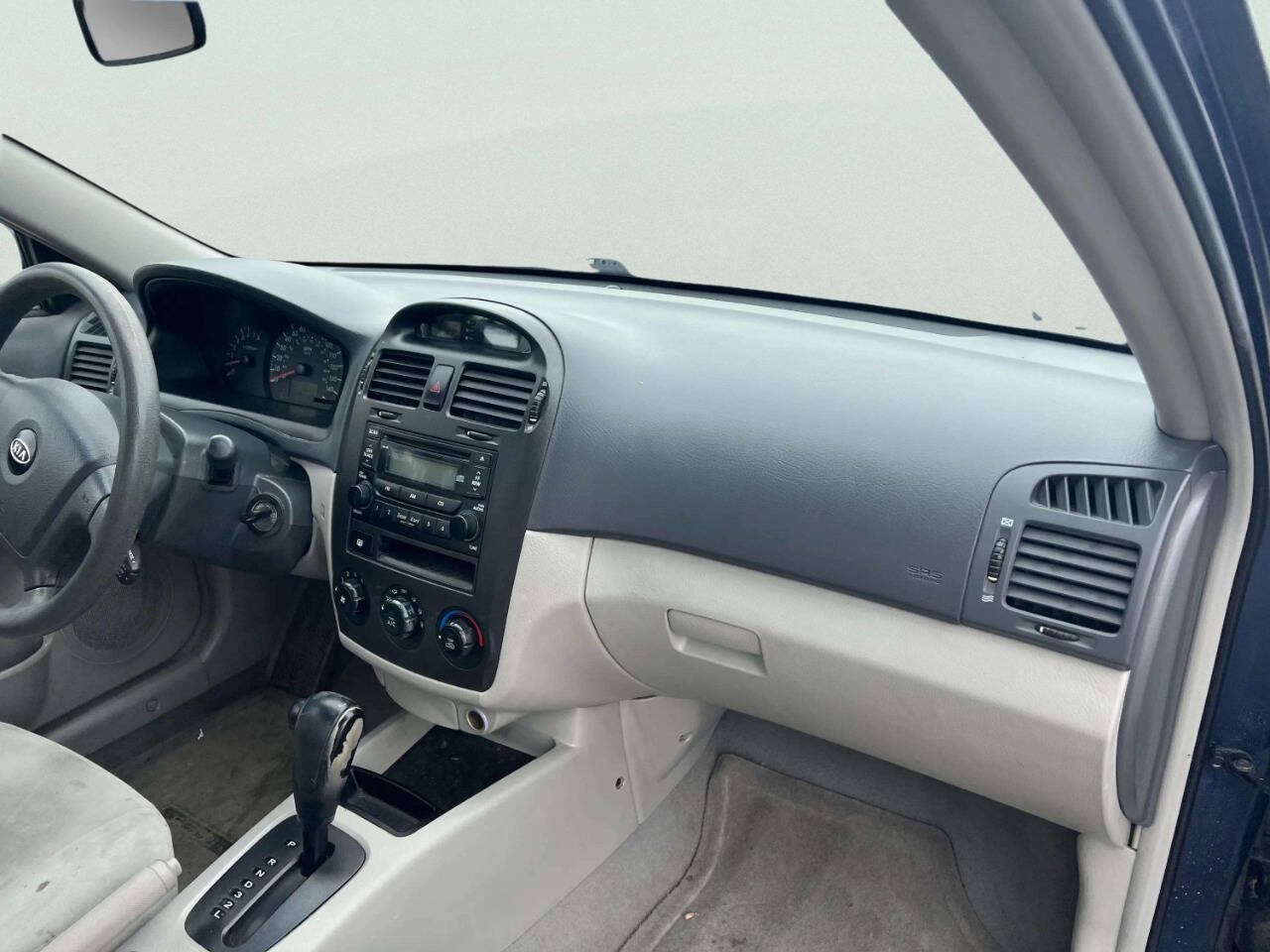 Used 2006 Kia Spectra EX FWD image 8