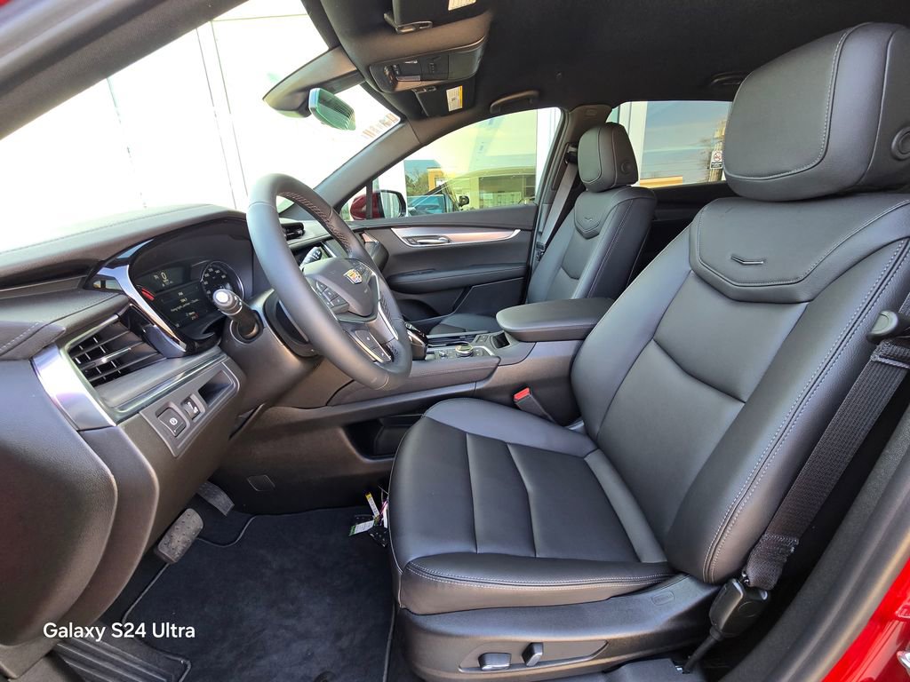 New 2026 Cadillac XT5 Luxury image 9