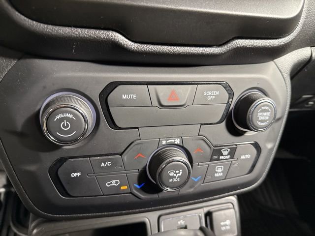 Used 2020 Jeep Renegade Altitude image 23