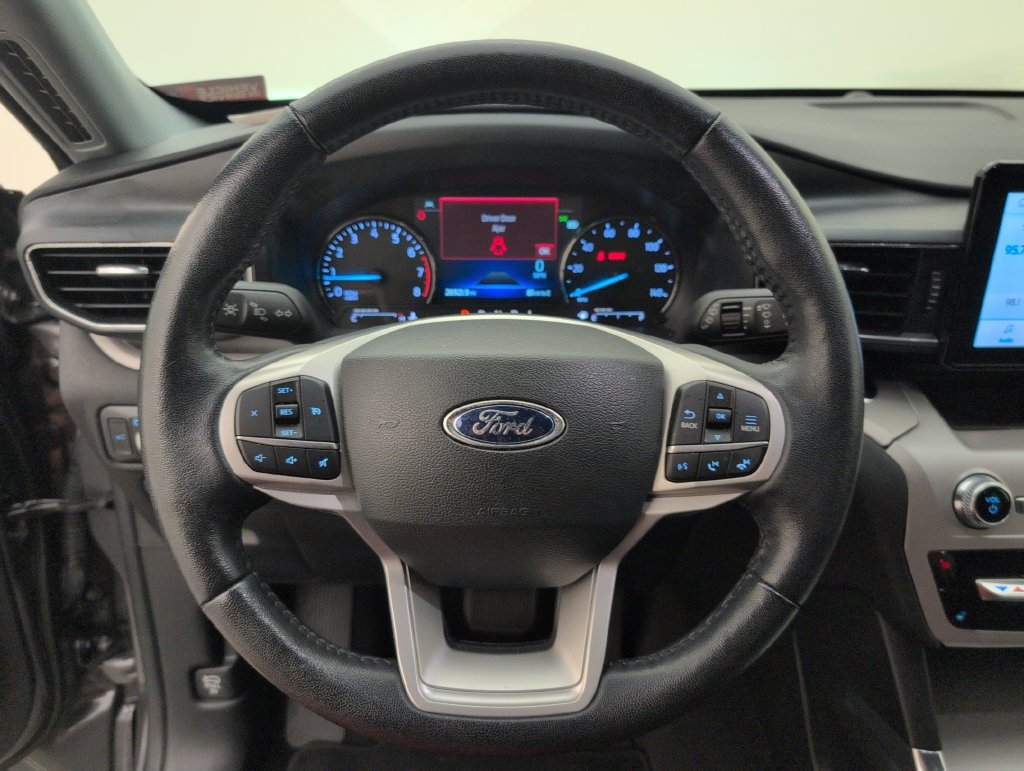 Used 2023 Ford Explorer XLT w/ Equipment Group 202A RWD image 33