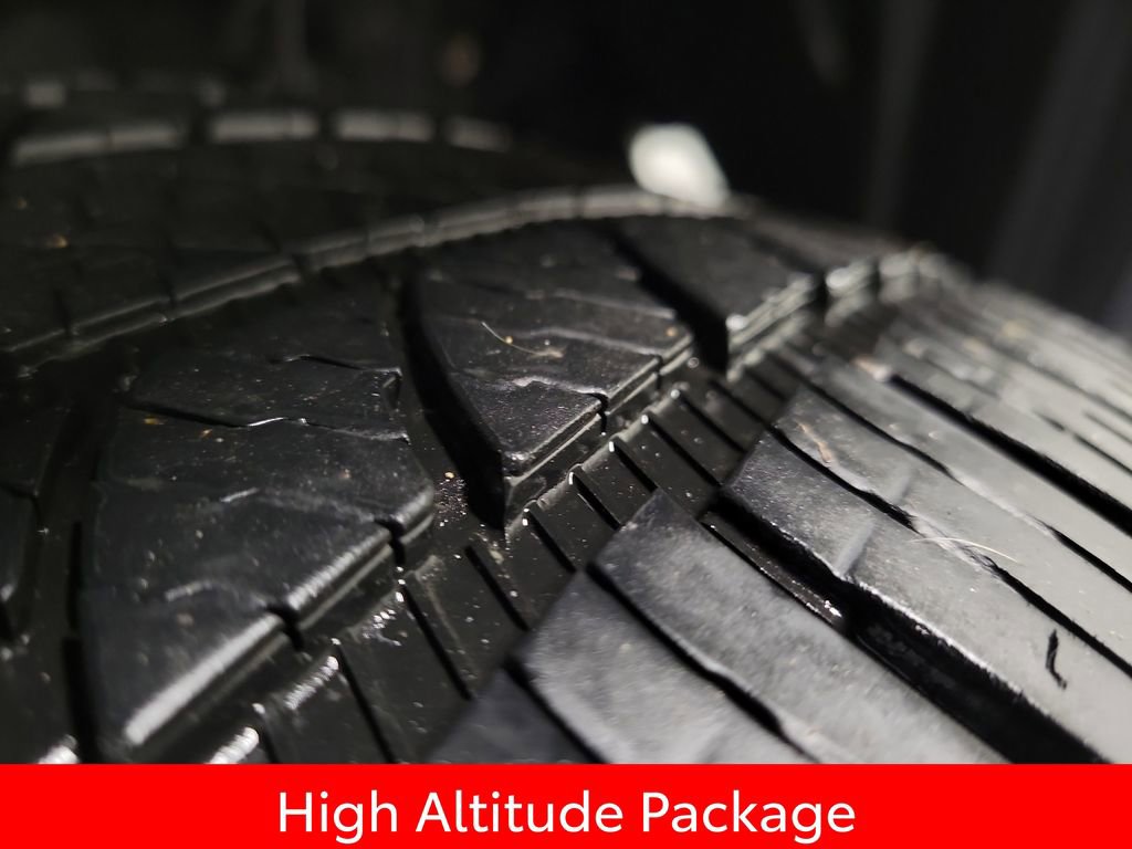 Used 2021 Jeep Gladiator Overland AWD/4WD image 12