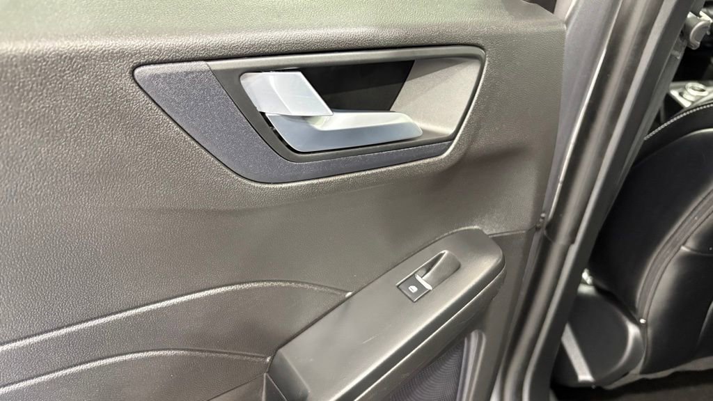 Used 2024 Ford Escape Platinum AWD/4WD image 23