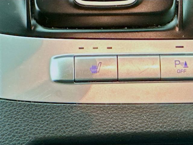 Used 2024 Kia Carnival LX image 21