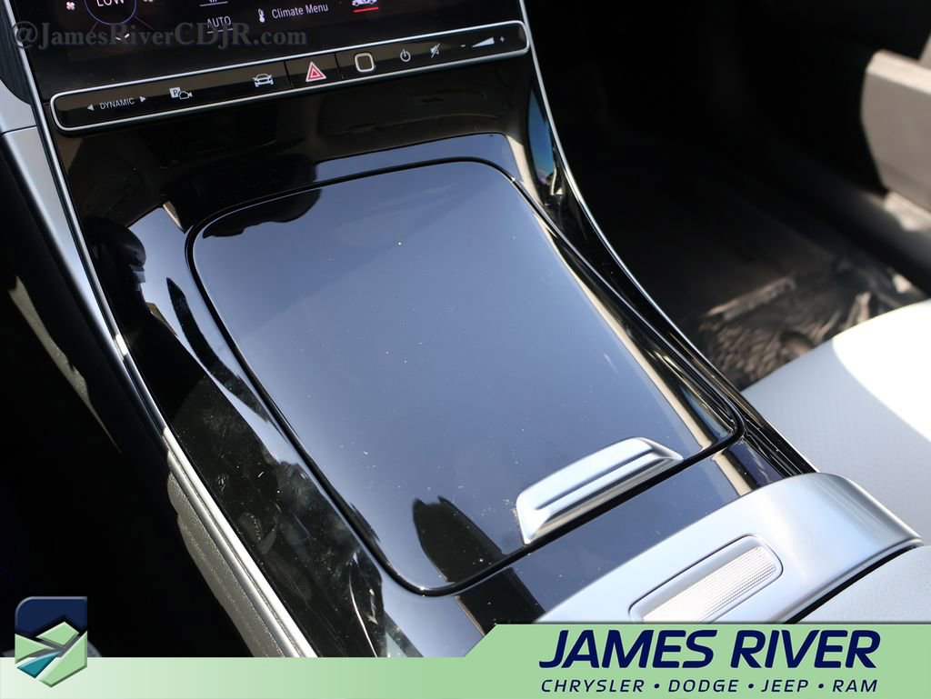 Used 2024 Mercedes-Benz C 300 4MATIC Sedan image 37