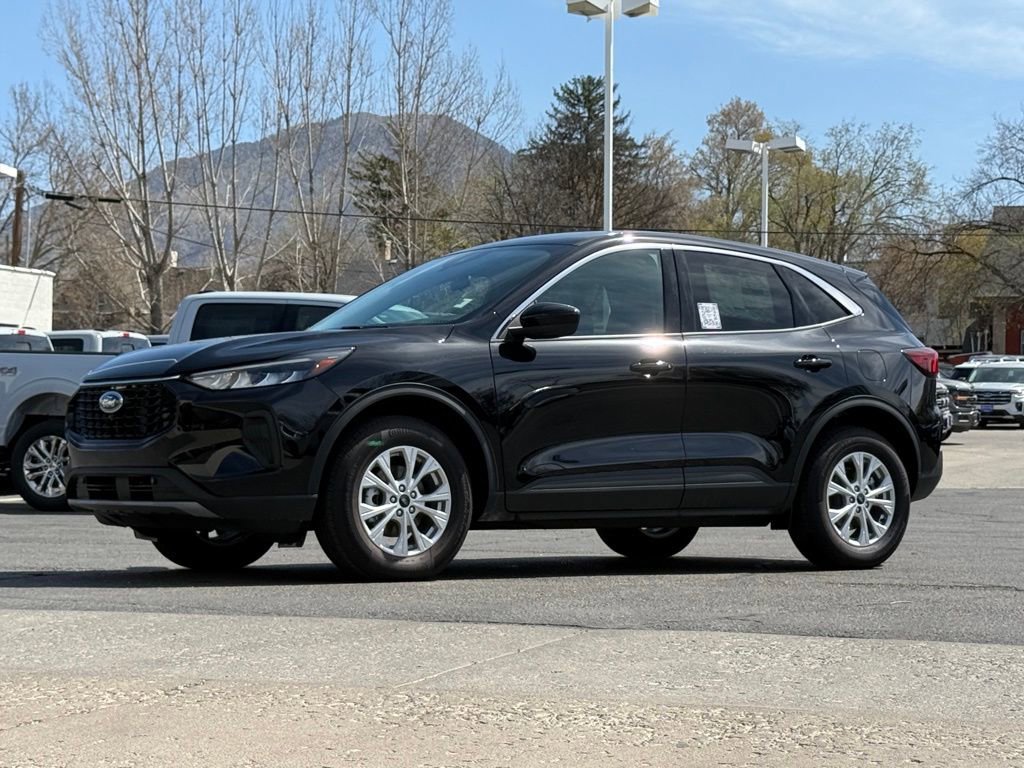 New 2024 Ford Escape Active w/ Tech Pack #2