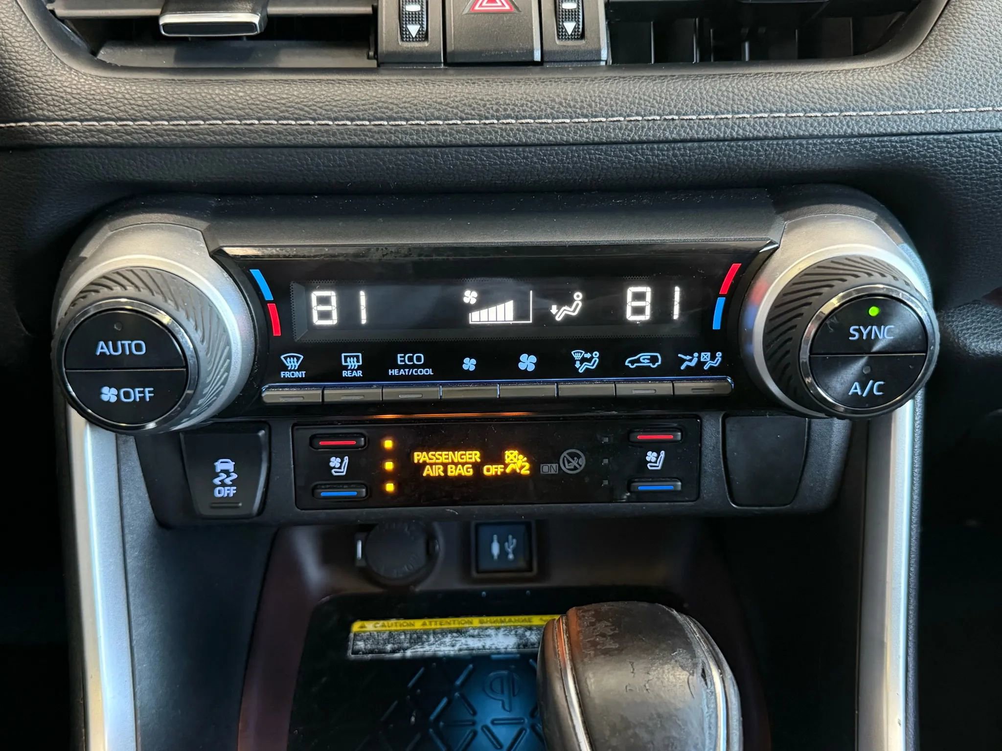 Used 2019 Toyota RAV4 Limited w/ Advanced Technology Package image 18