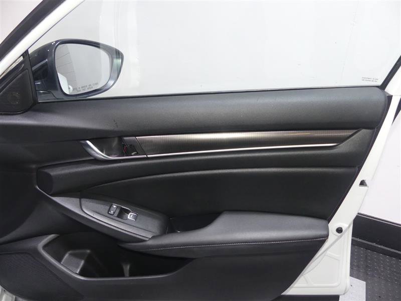 Used 2021 Honda Accord Sport image 17