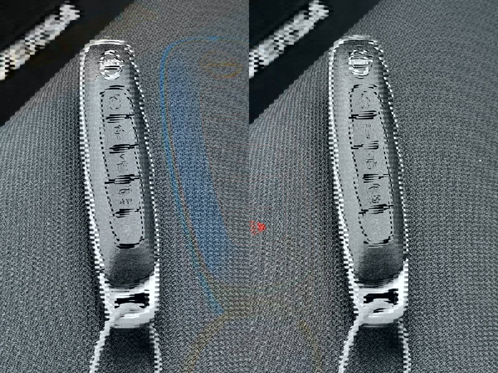 Used 2024 Nissan Versa SR image 27