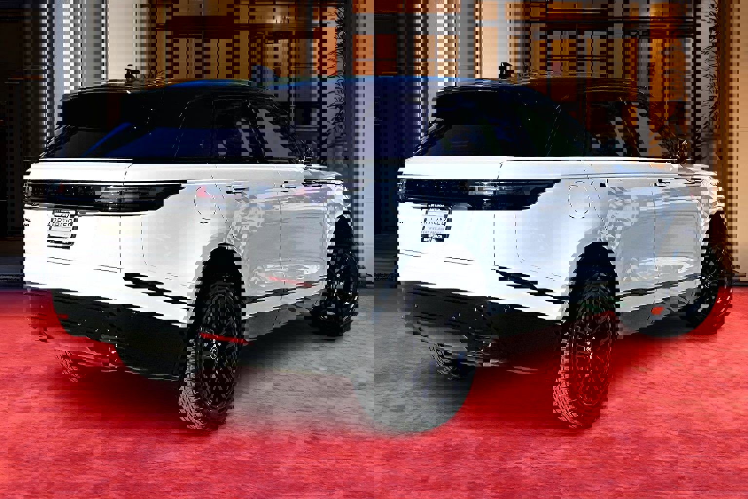 Used 2025 Land Rover Range Rover Velar Dynamic SE image 12