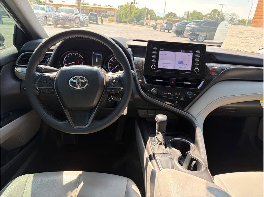 Used 2023 Toyota Camry SE FWD image 5