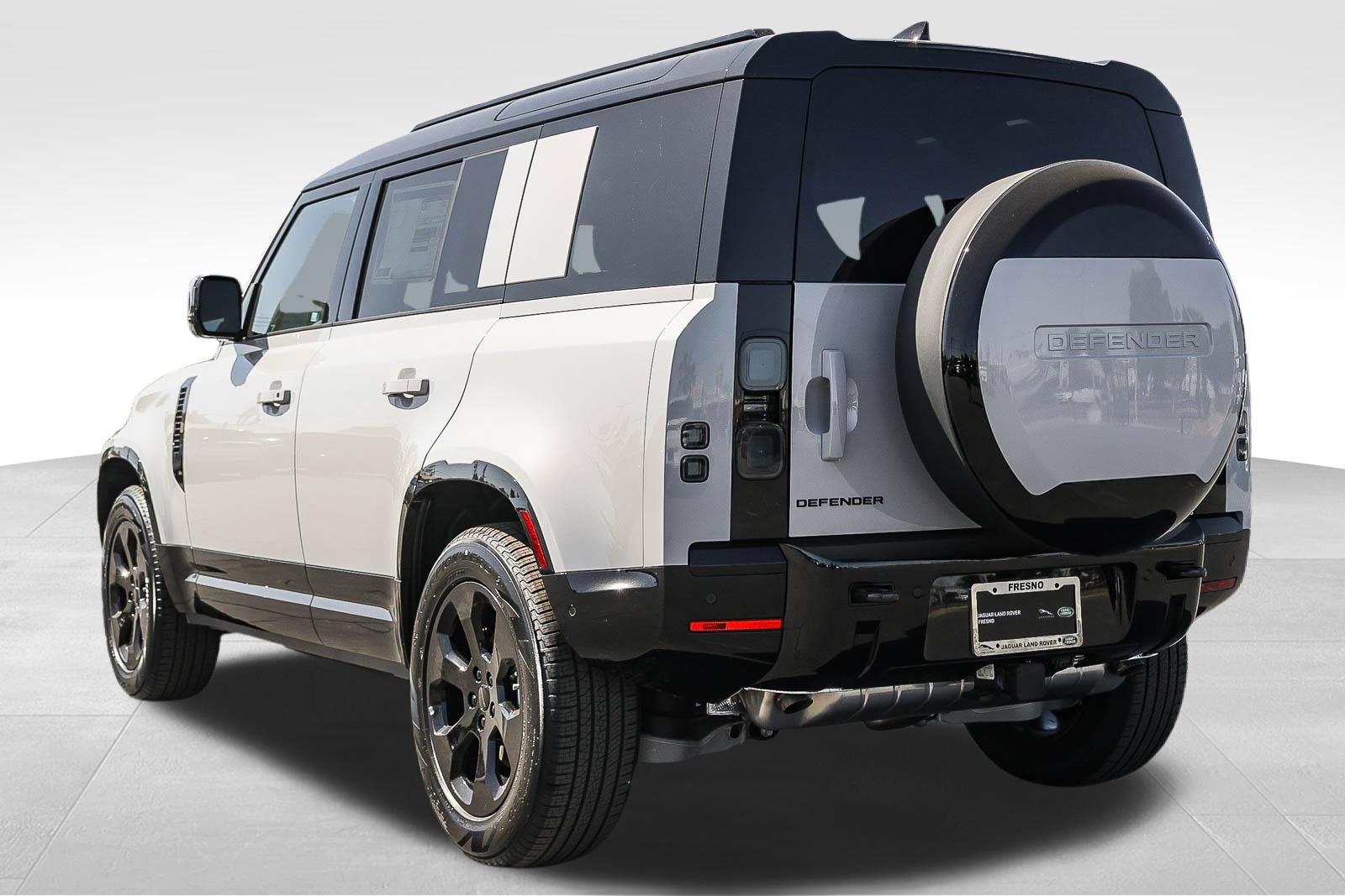 New 2026 Land Rover Defender 110 X-Dynamic SE AWD/4WD image 7