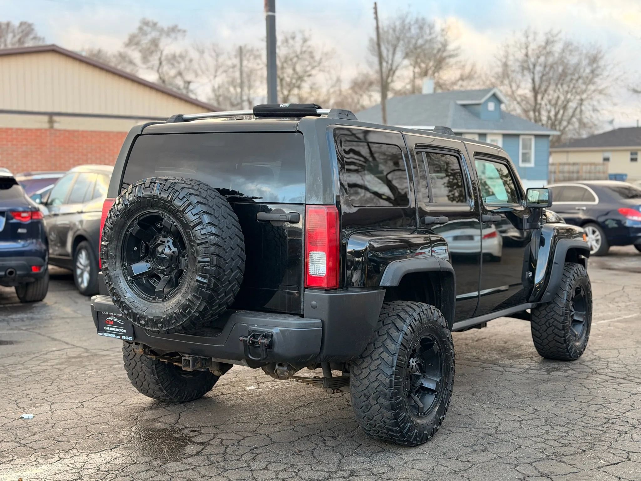 Used 2010 HUMMER H3 image 4