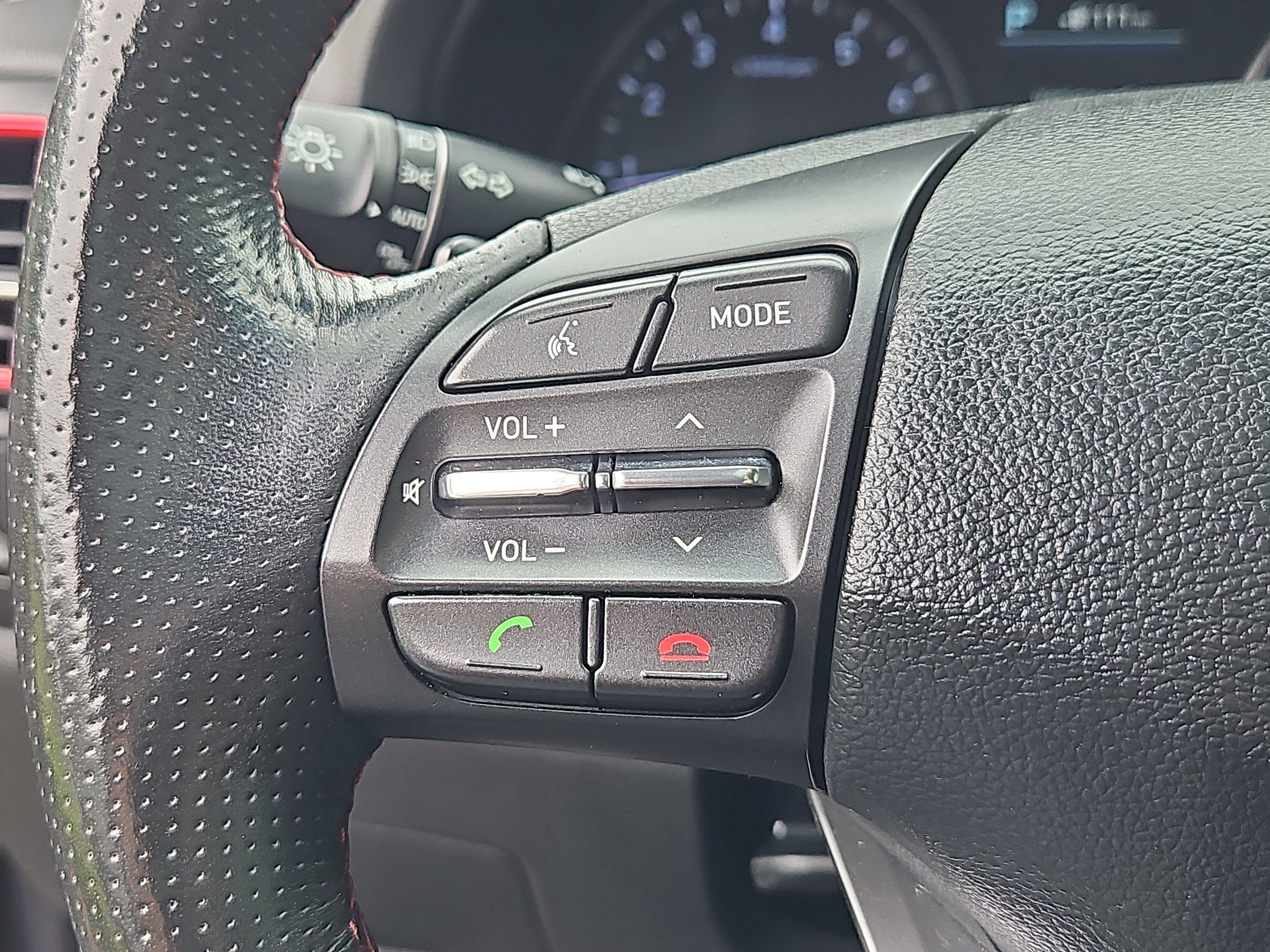 Used 2018 Hyundai Elantra GT Sport w/ Sport Tech Package 04 FWD image 16