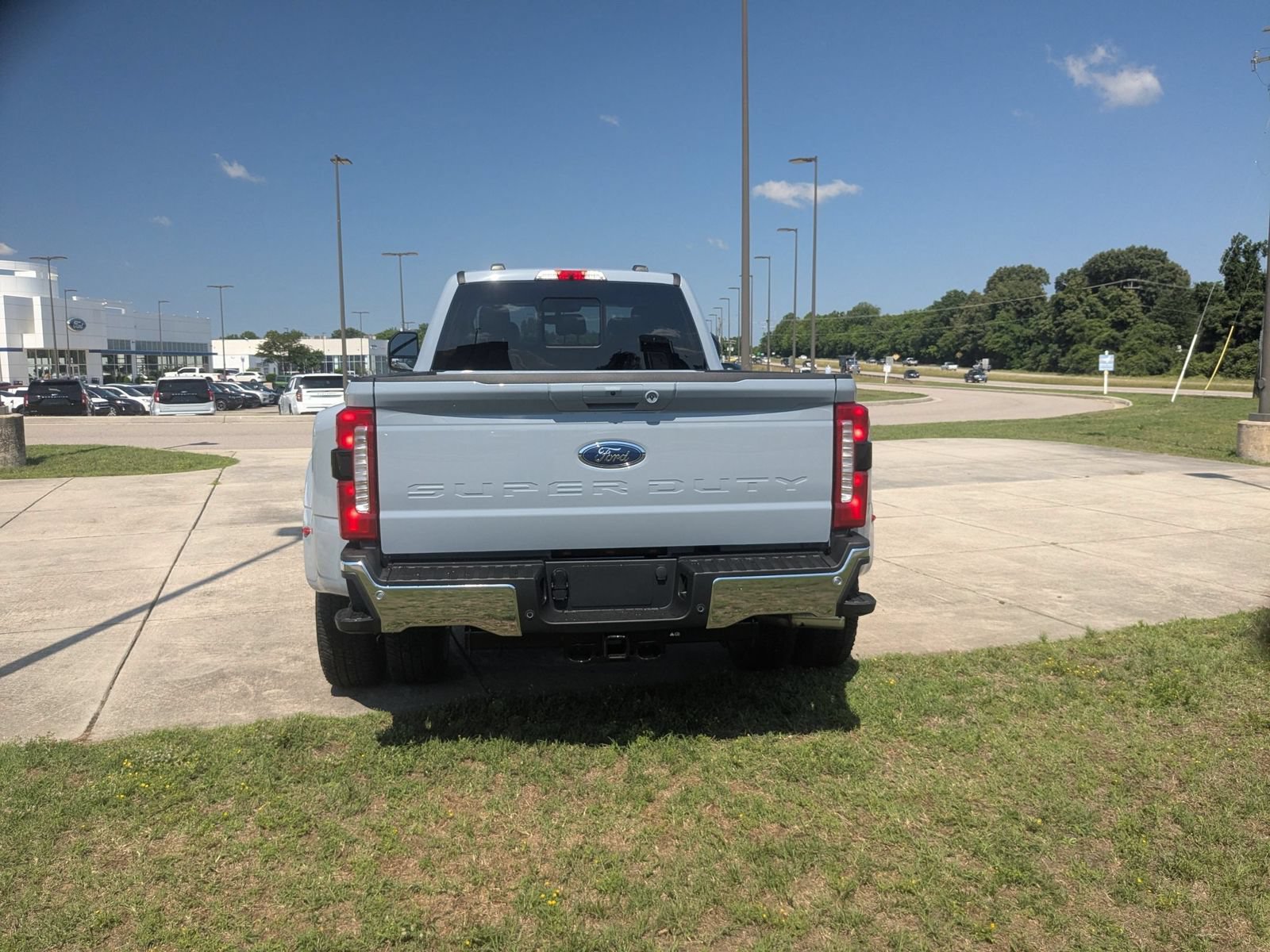 New 2026 Ford F350 Lariat w/ Lariat Ultimate Package AWD/4WD image 4
