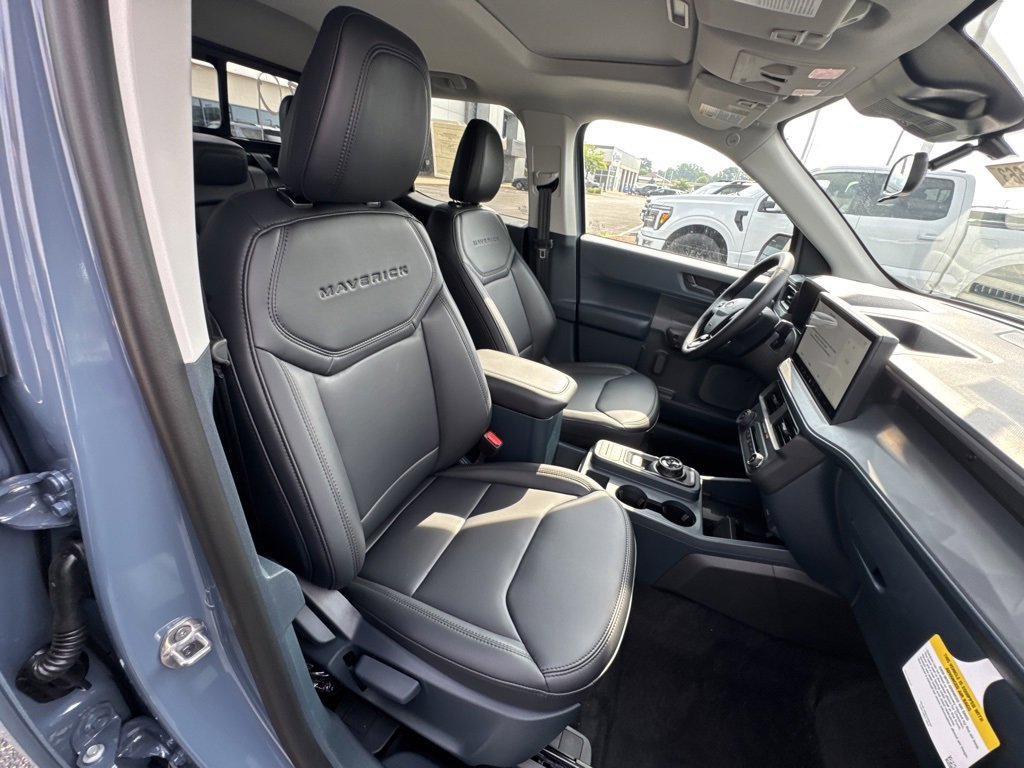 New 2025 Ford Maverick Lariat w/ Black Appearance Package image 18