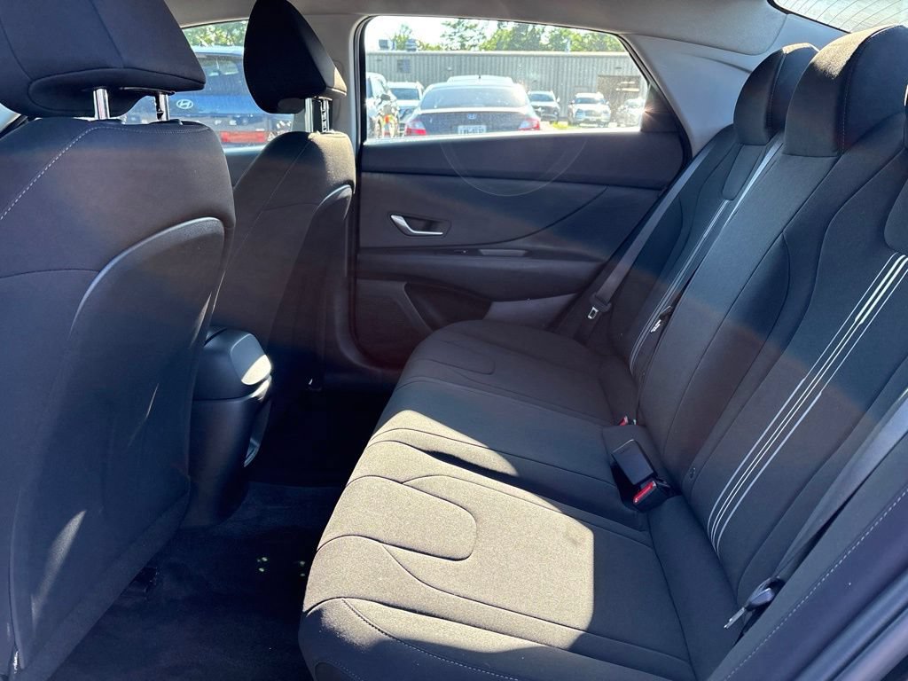 Certified 2024 Hyundai Elantra SEL FWD image 25