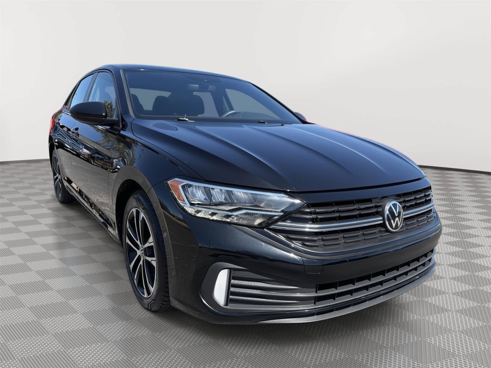 Used 2023 Volkswagen Jetta Sport FWD image 3