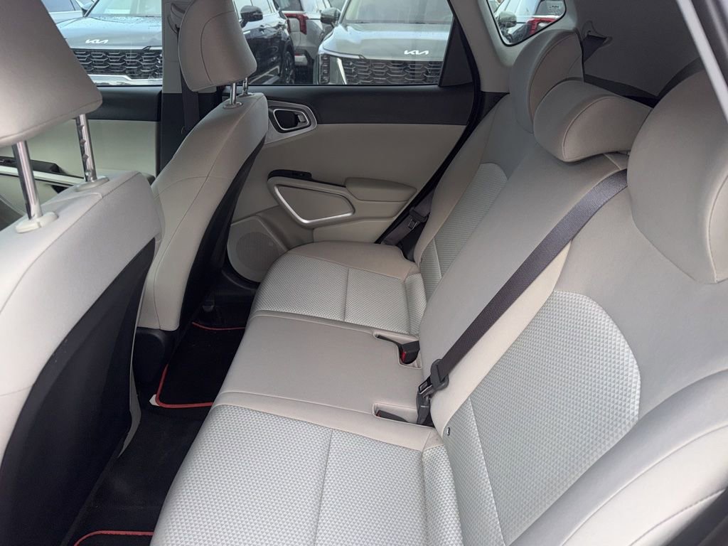 Certified 2023 Kia Soul LX FWD image 20