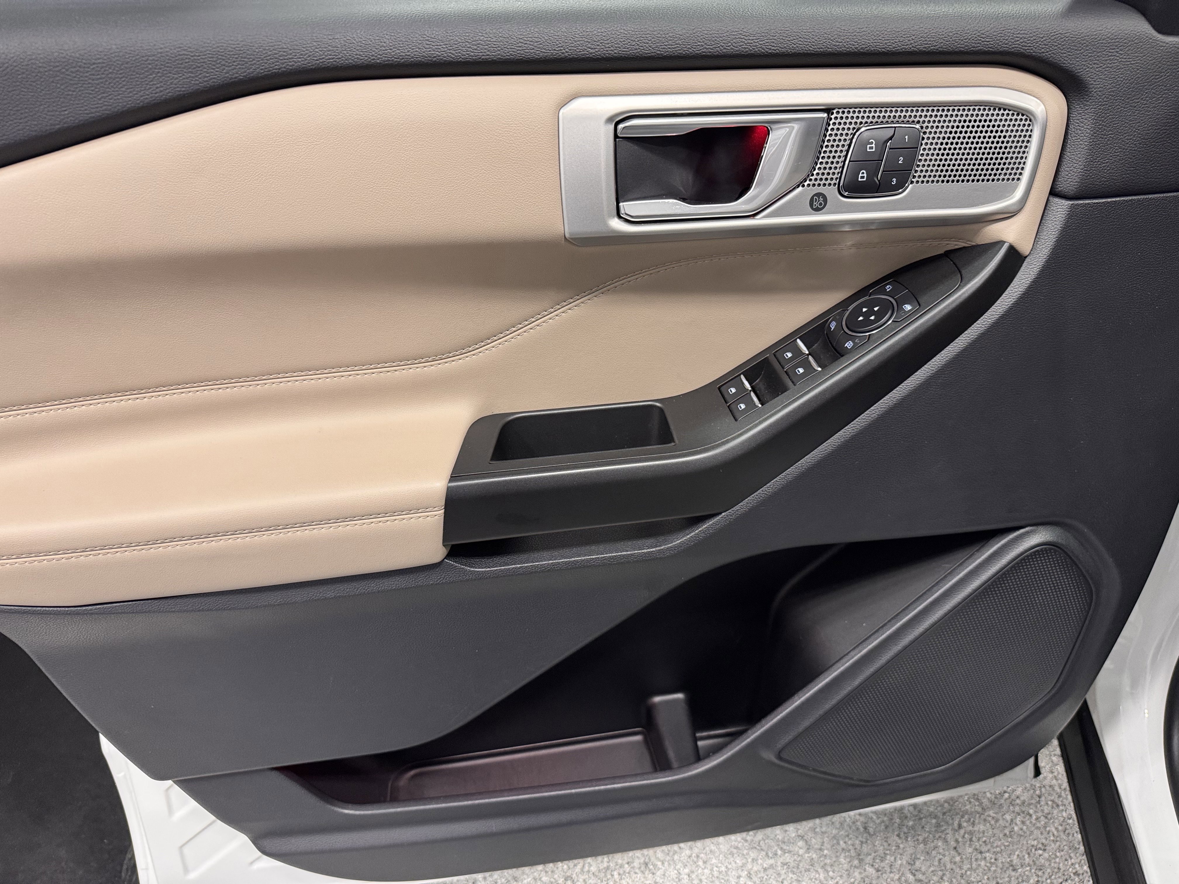 Used 2020 Ford Explorer Limited w/ Class III Trailer Tow Package image 23