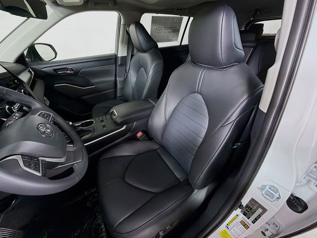New 2026 Toyota Highlander XLE image 11