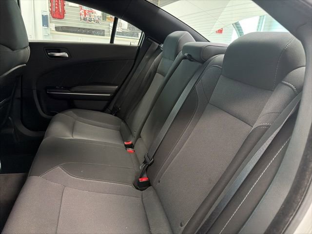 Used 2015 Dodge Charger SXT image 21