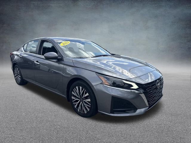 Used 2023 Nissan Altima 2.5 SV w/ SV Premium Package image 4