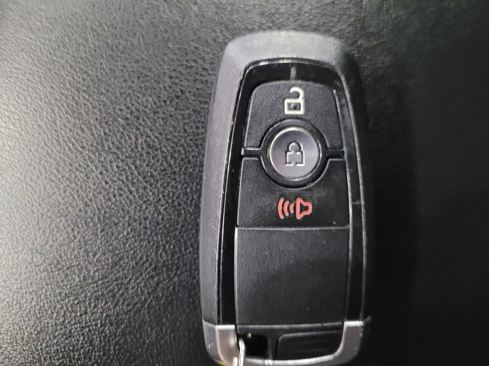 Used 2024 Ford Edge SEL image 32