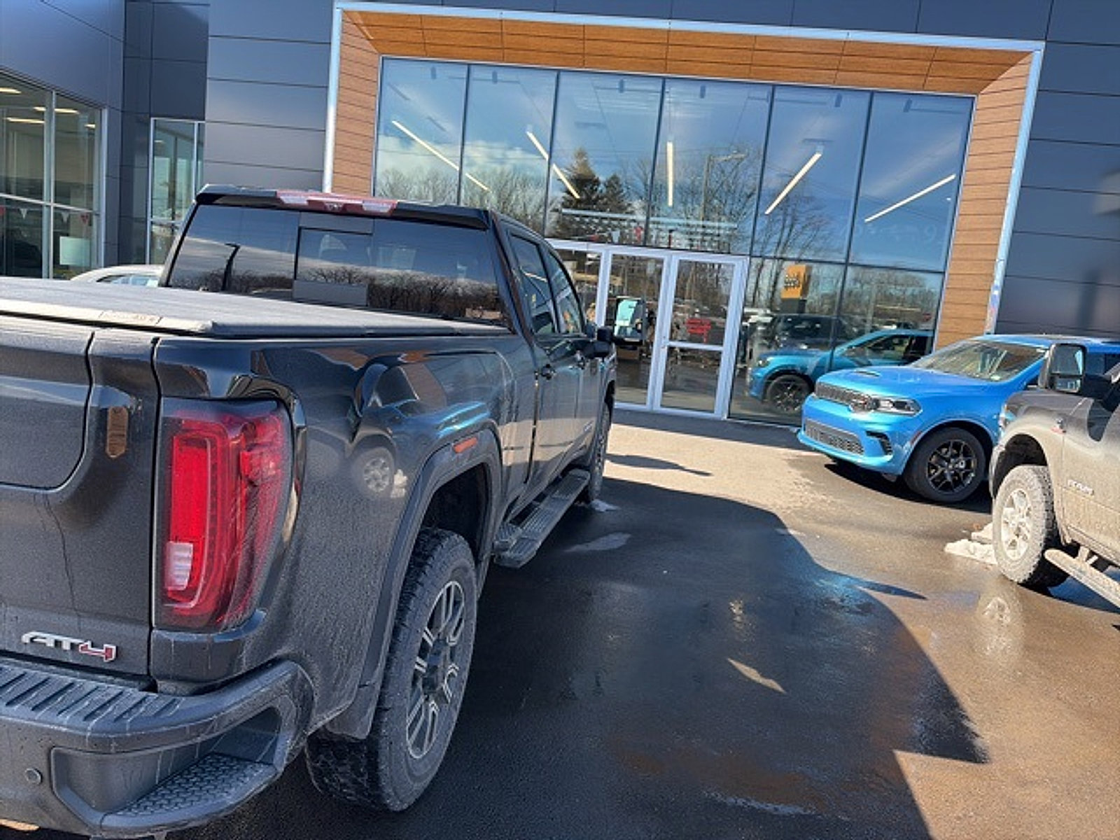 Used 2020 GMC Sierra 2500 AT4 w/ AT4 Premium Package image 10