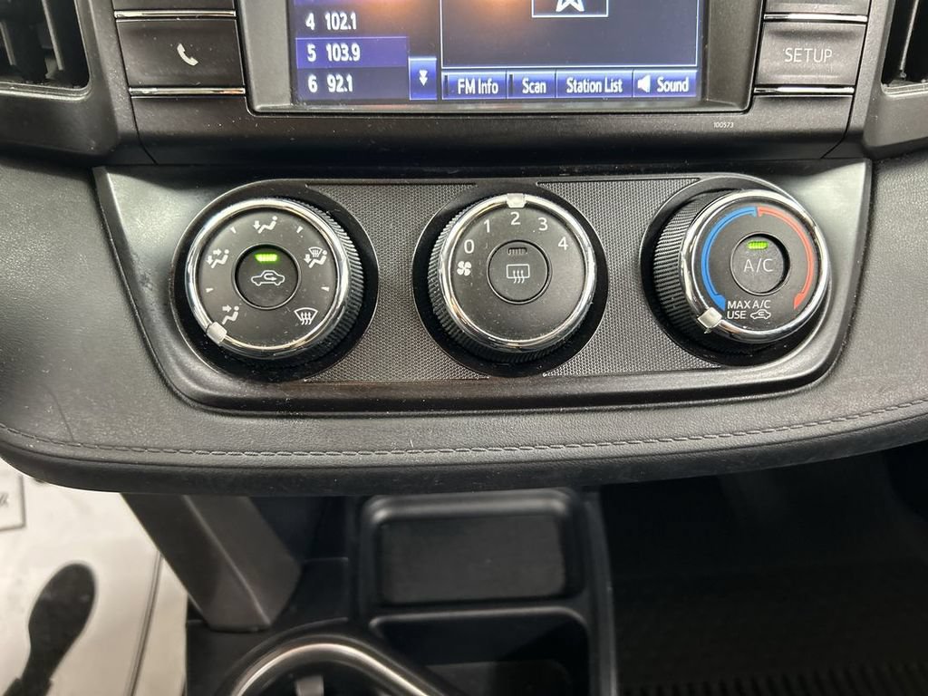 Used 2016 Toyota RAV4 LE AWD/4WD image 16