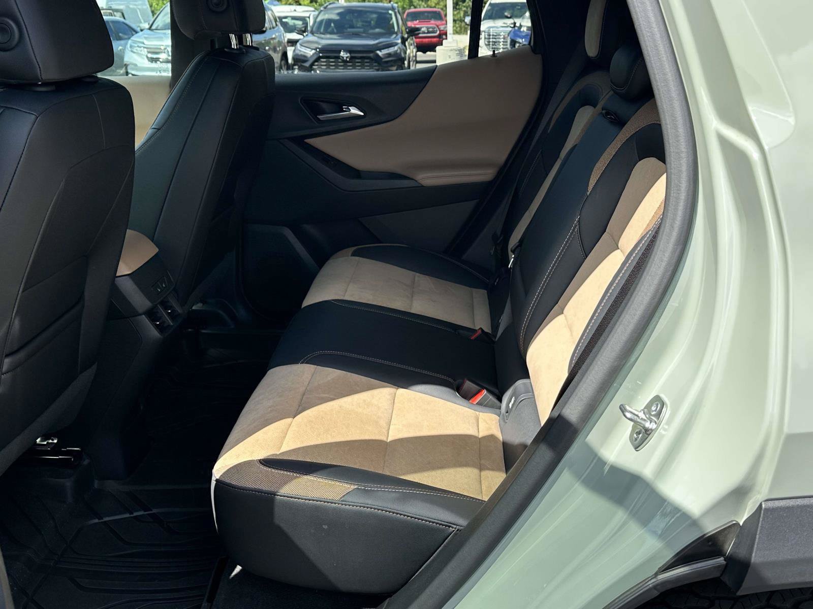 Used 2025 Chevrolet Equinox ACTIV w/ Safety and Technology Package AWD/4WD image 10
