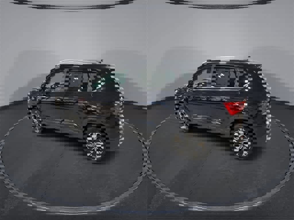 Used 2023 Volkswagen Taos SE w/ Panoramic Sunroof Package image 6