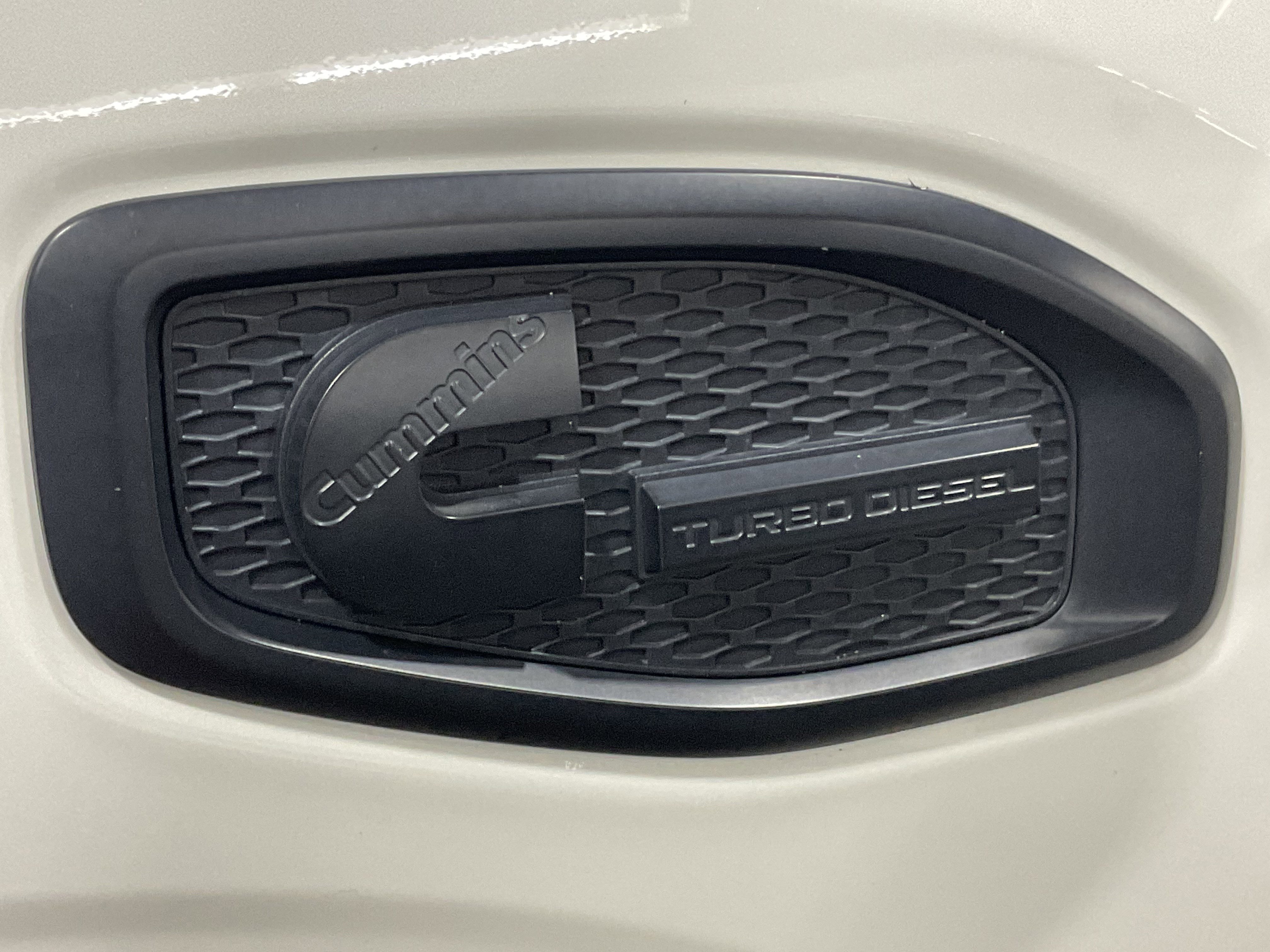 Used 2019 Nissan Titan SL w/ Midnight Edition image 10