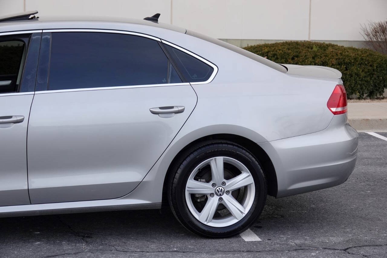 Used 2012 Volkswagen Passat TDI SE FWD image 14