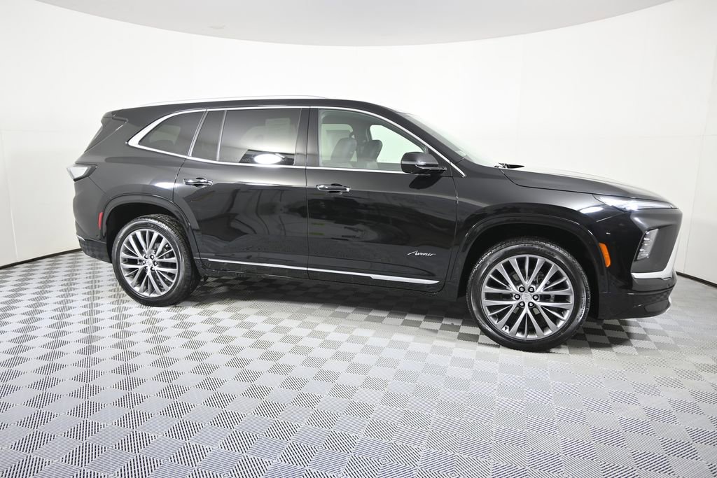 Used 2025 Buick Enclave Avenir image 8